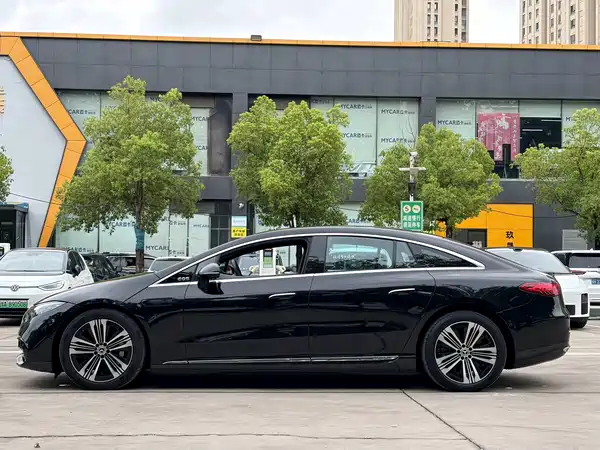 Mercedes-Benz EQS 2024