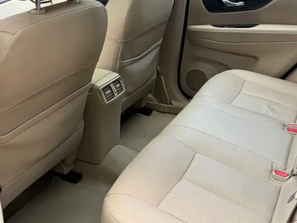 Nissan X-Trail 2015