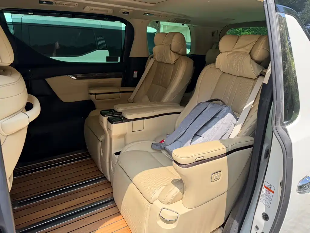 Toyota Alphard 2022