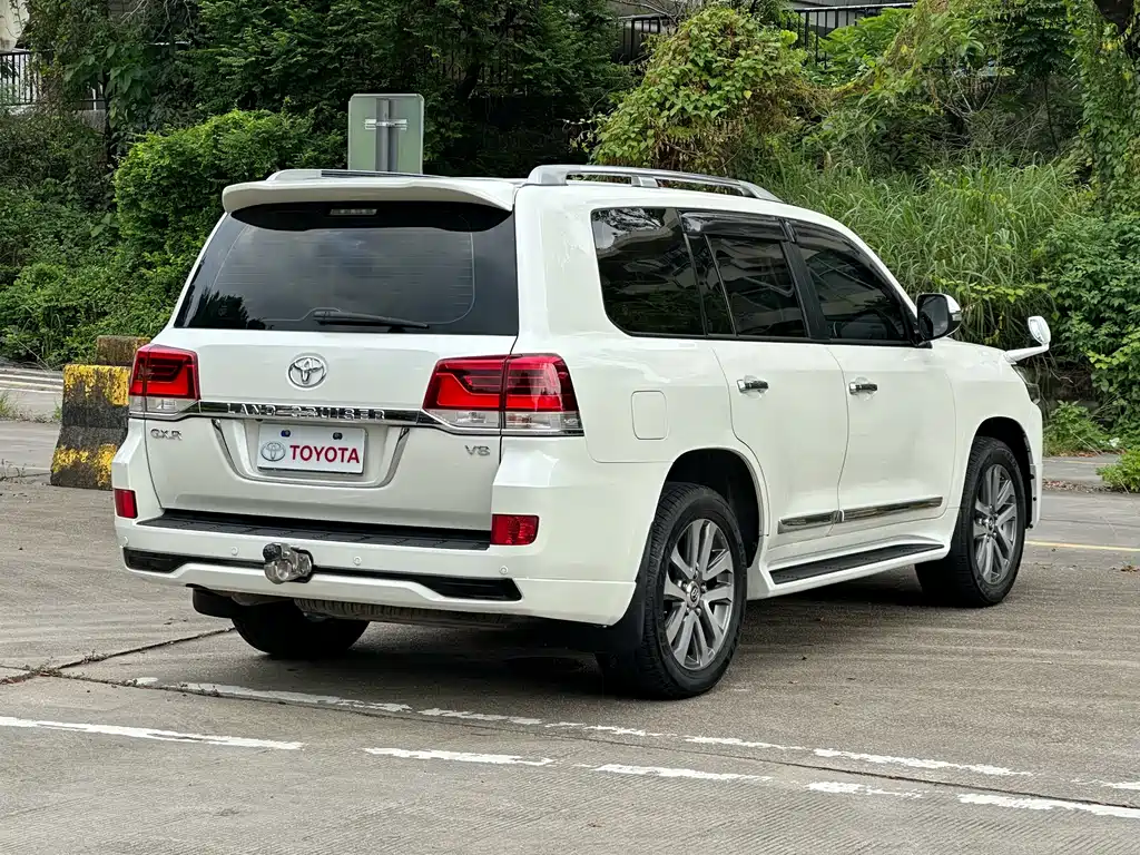 Toyota Land Cruiser 2018 — фото 15