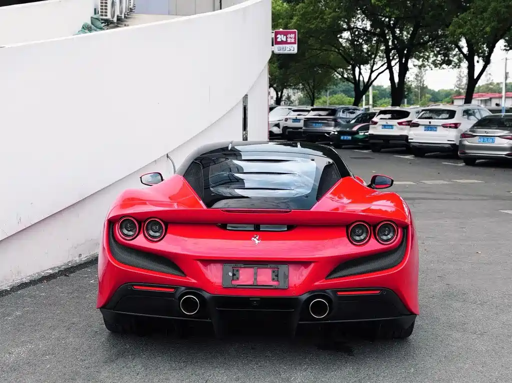 Ferrari F8 2023 — фото 4
