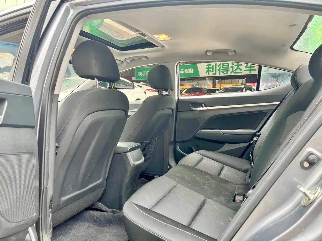 Hyundai Elantra 2018