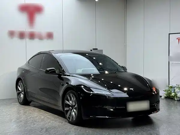 Tesla Model 3 2024