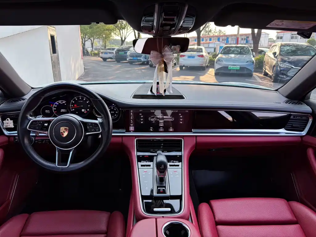 Porsche Panamera 2019 — фото 20
