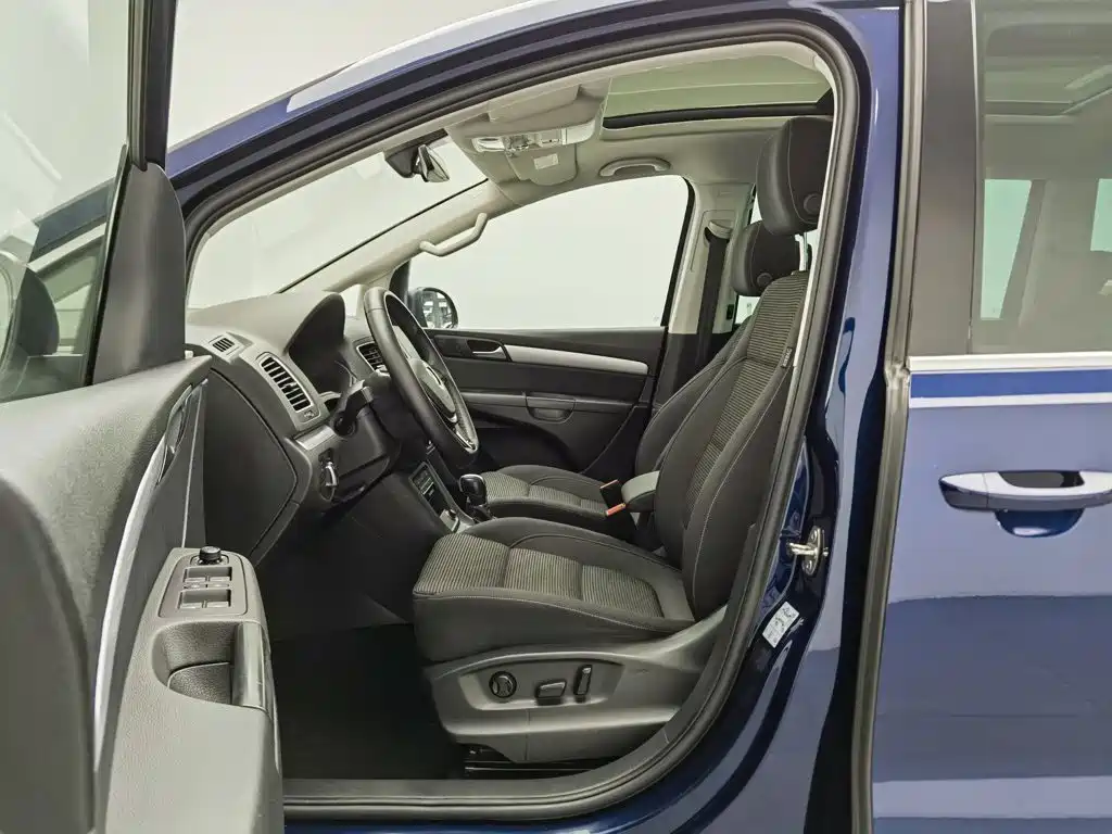 Volkswagen Sharan 2018 — фото 10