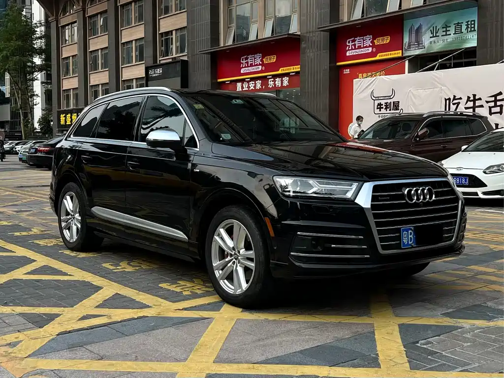 Audi Q7 2017 — фото 1