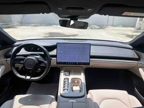 Xiaomi SU7 2025