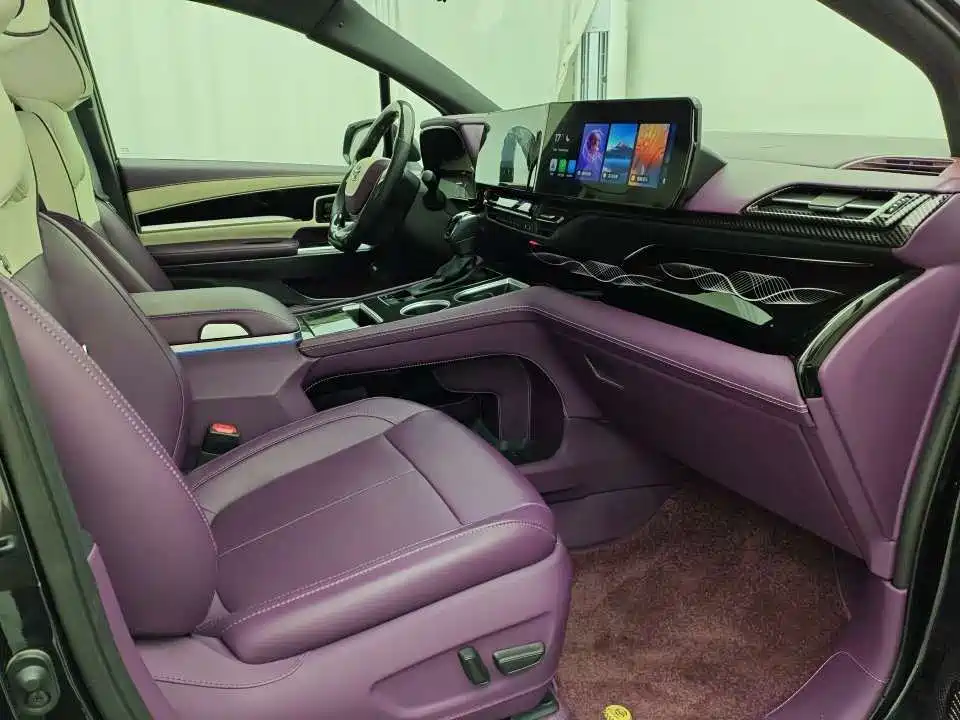 Toyota Granvia — фото 8