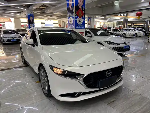 Mazda 3 Axela 2023