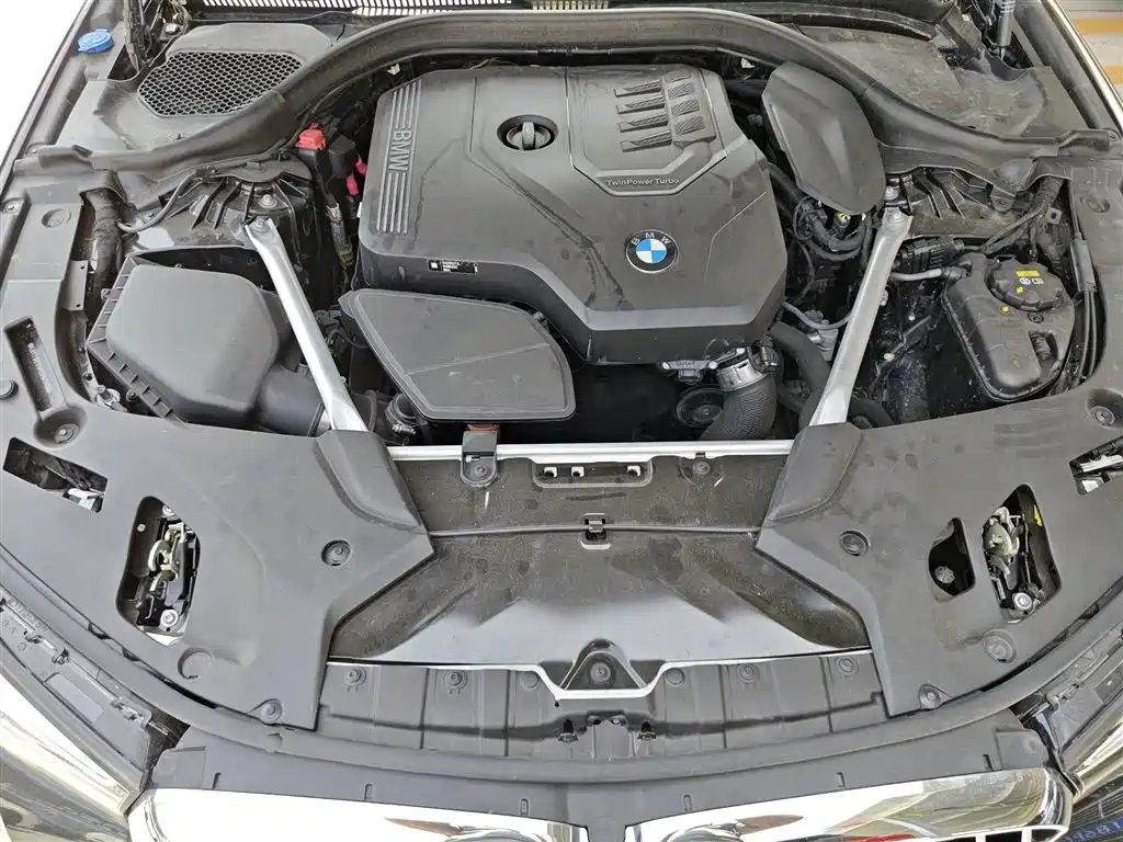 BMW 5 Series 2021 — фото 16
