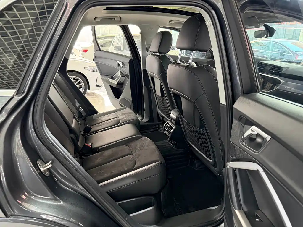 Audi Q3 2023 — фото 11