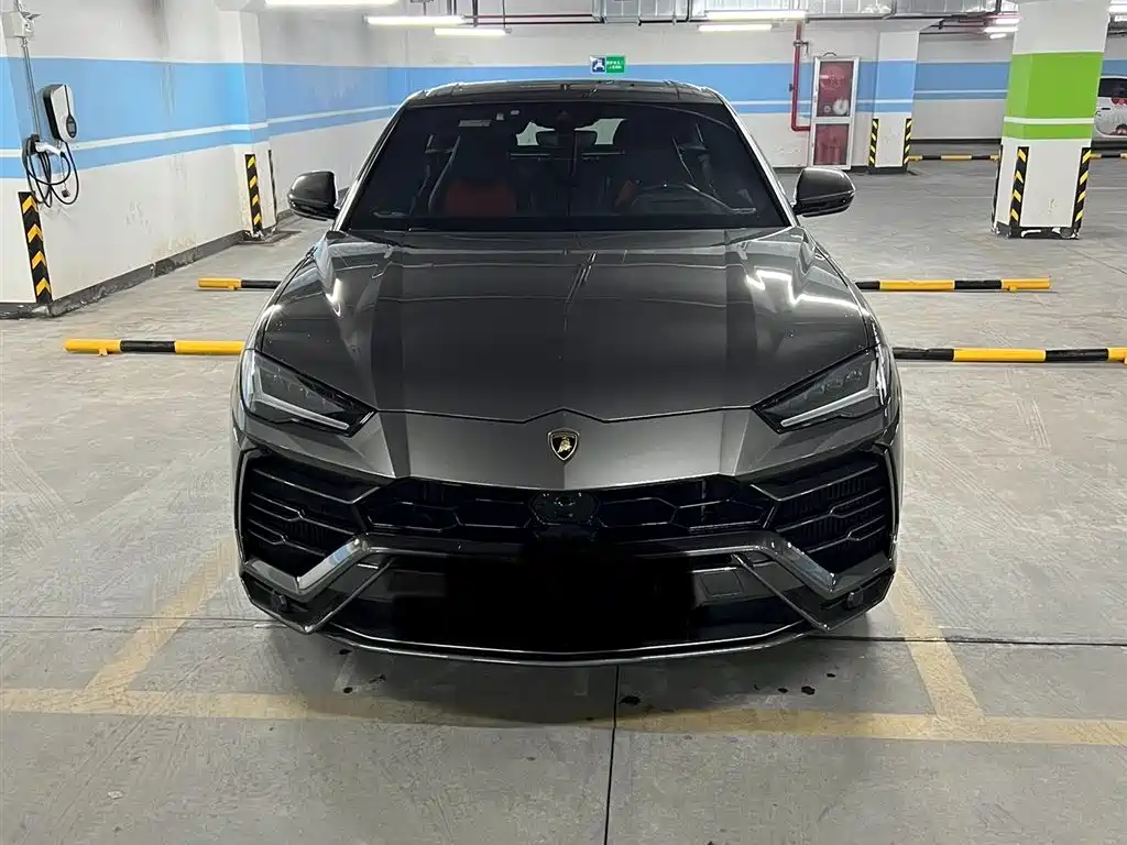 Lamborghini Urus 2021