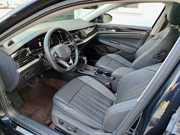Volkswagen Passat 2023