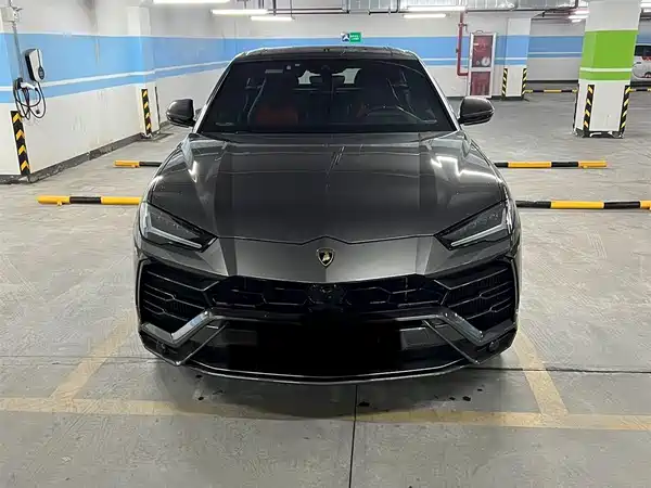 Lamborghini Urus 2021