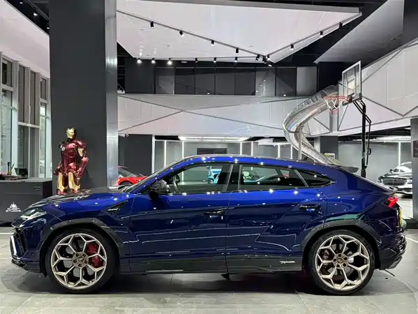 Lamborghini Urus 2023