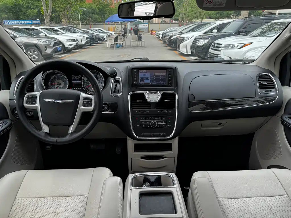 Chrysler Grand Voyager 2016 — фото 7