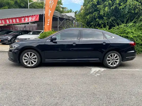 Volkswagen Passat 2024