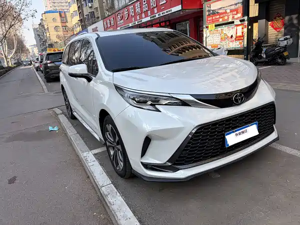 Toyota Granvia 2024