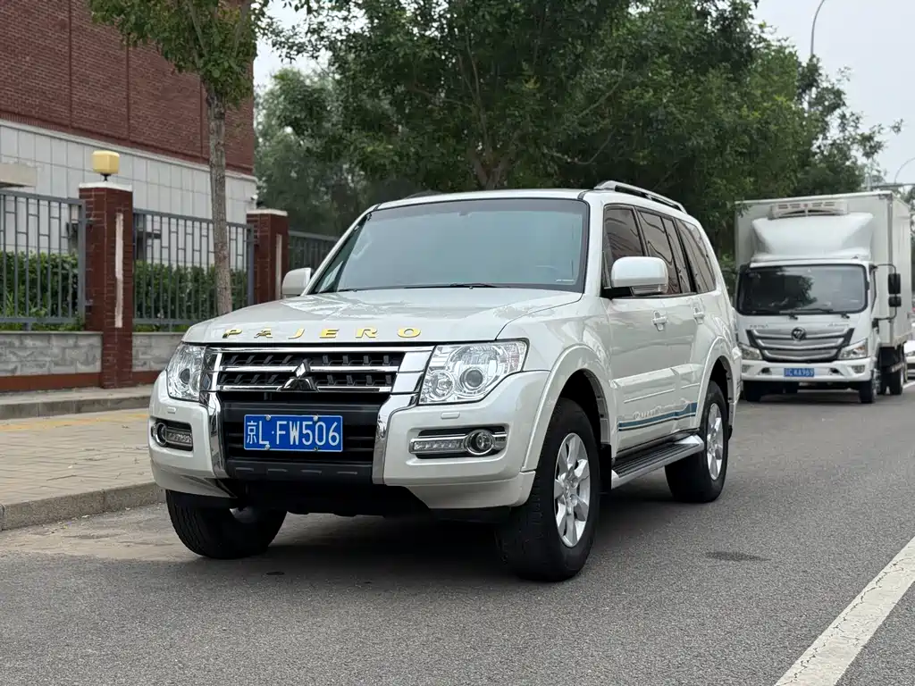 Mitsubishi Pajero 2019