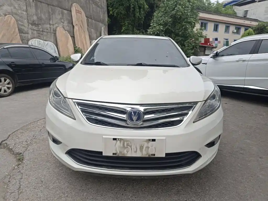 Changan Eado 2015 — фото 3