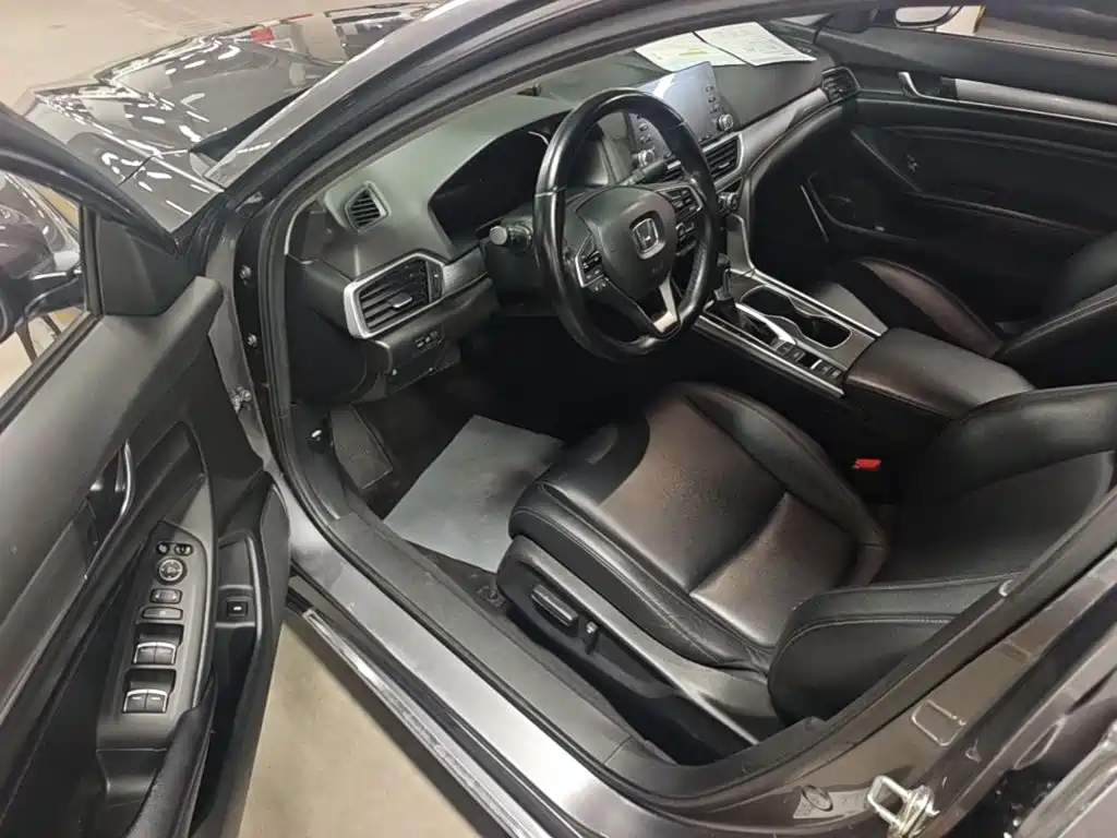 Honda Accord 2019 — фото 16