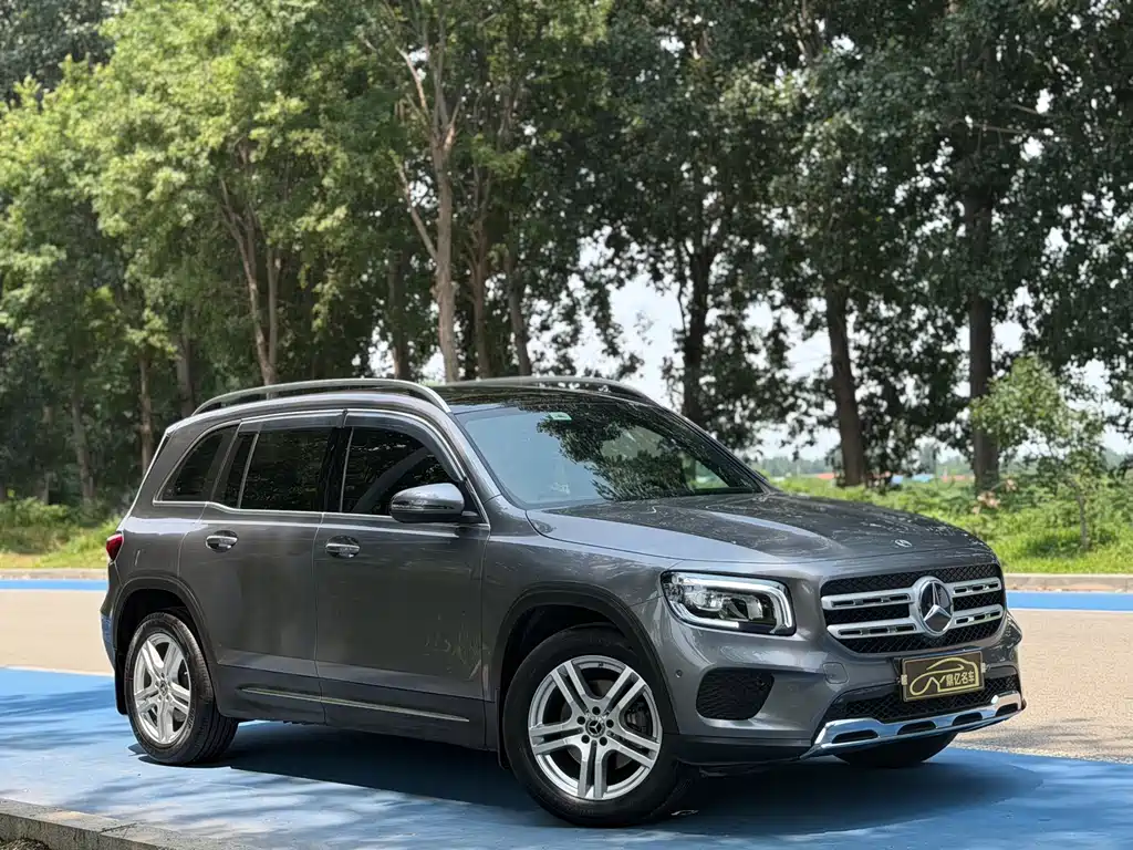 Mercedes-Benz GLB 2023