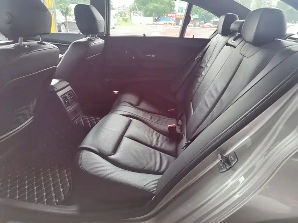 BMW 3 Series 2015 — фото 17