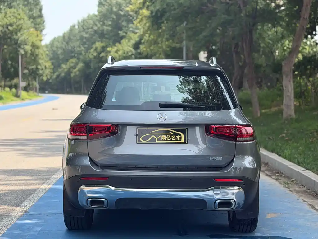 Mercedes-Benz GLB 2023