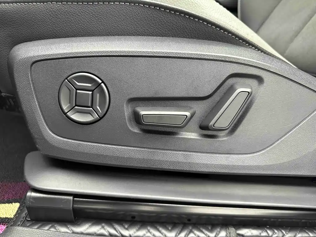 Audi Q3 2022 — фото 11