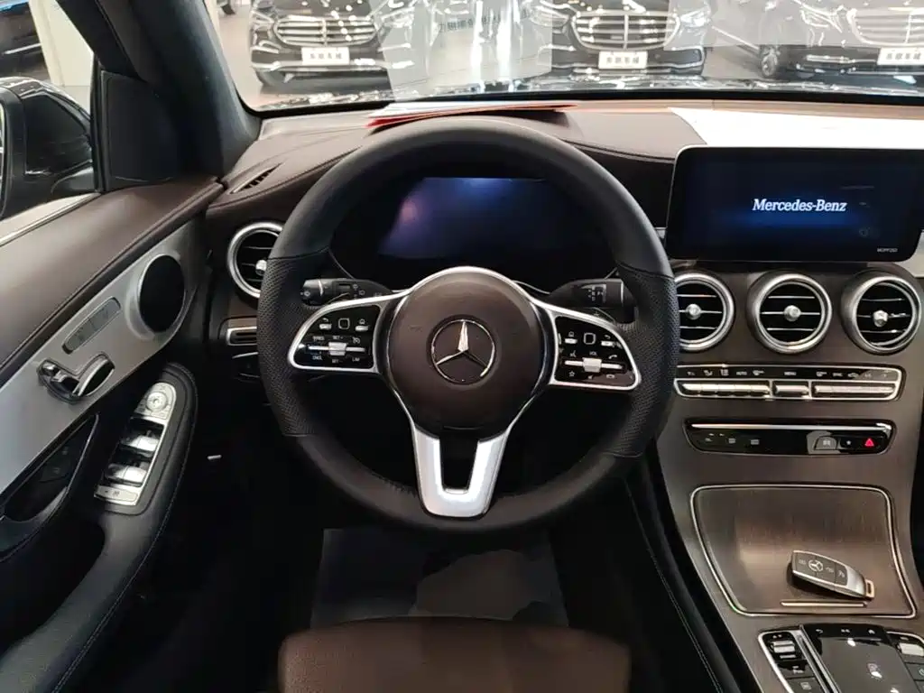 Mercedes-Benz GLC 2021 — фото 17