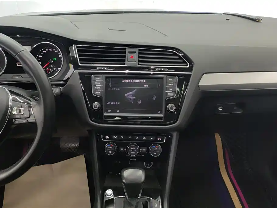 Volkswagen Tiguan L 2018 — фото 13