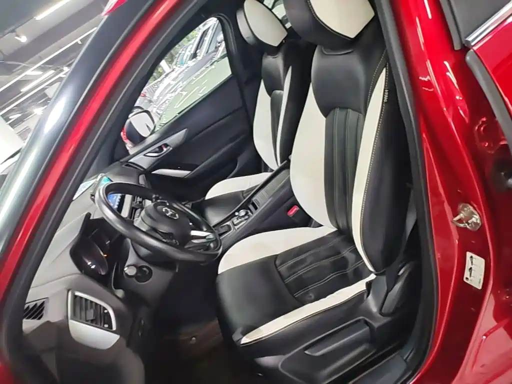 Mazda CX-4 2019 — фото 15