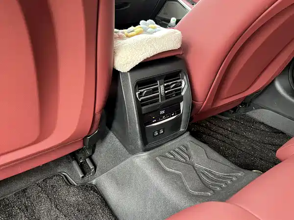 BMW 3 Series 2024