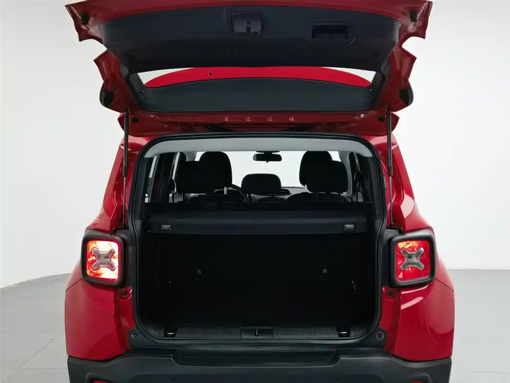 Jeep Renegade 2016 — фото 16