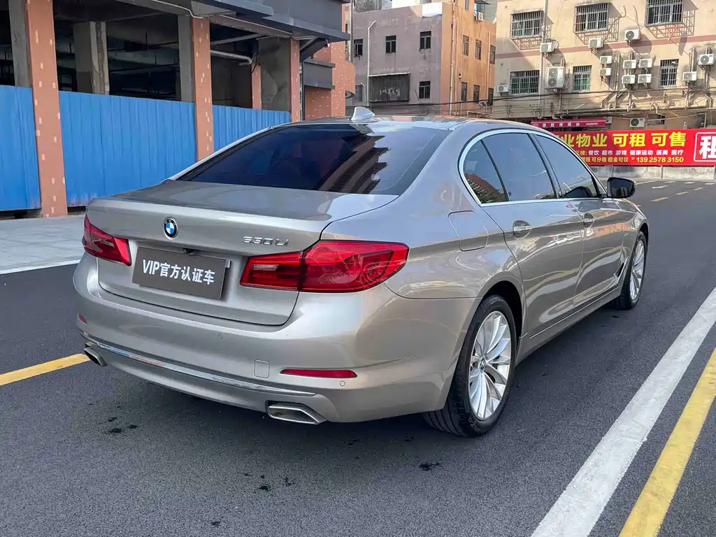 BMW 5 Series 2018 — фото 8