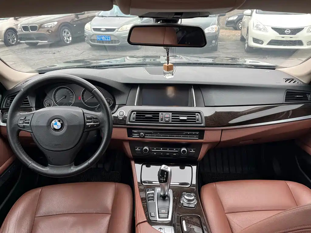 BMW 5 Series 2014 — фото 10