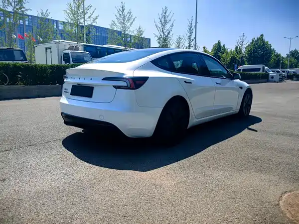 Tesla Model 3 2026