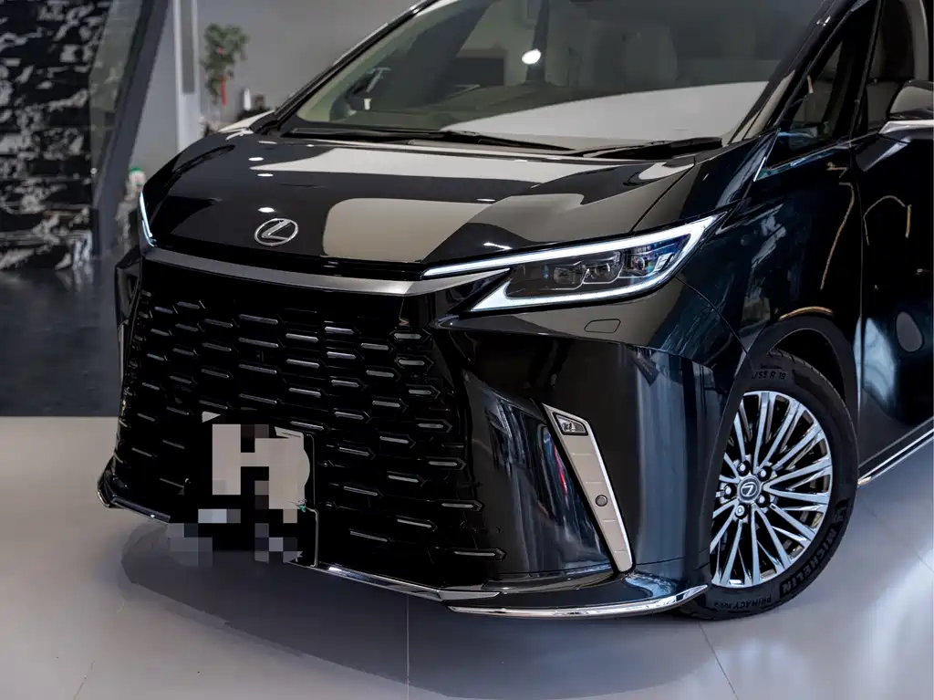 Lexus LM 2026