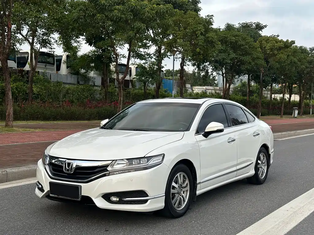Honda Spirior 2017 — фото 1