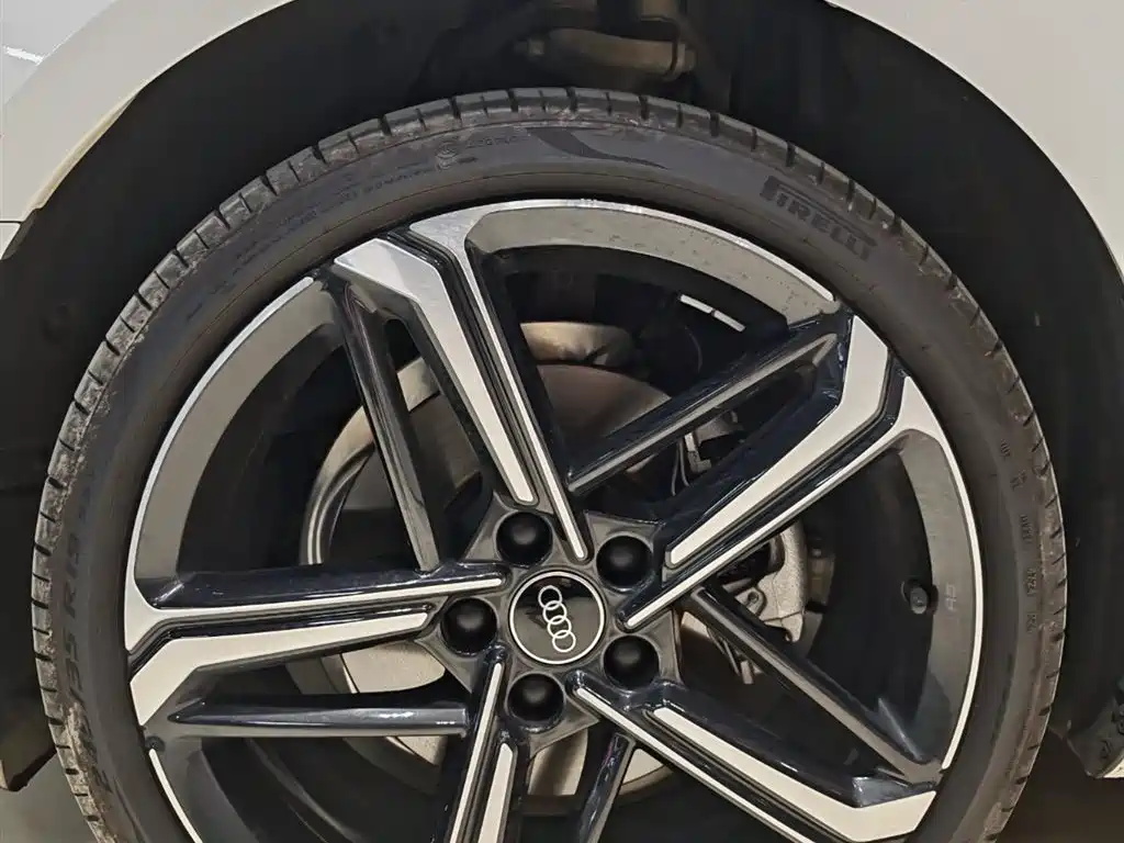 Audi A4L 2025