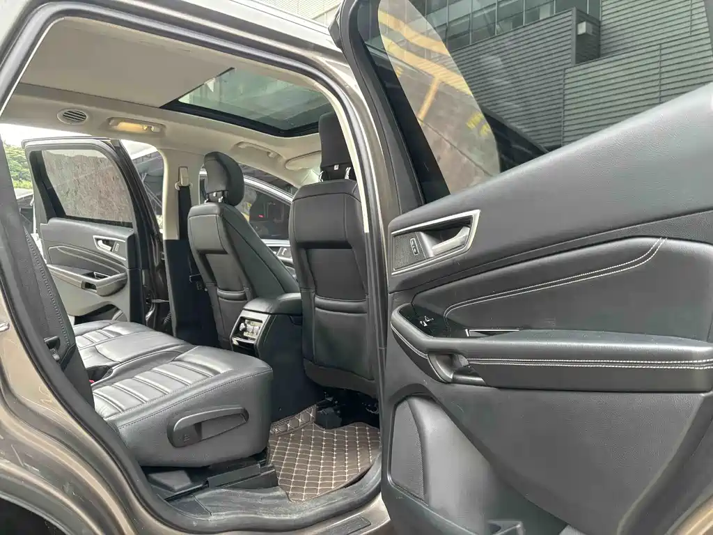 Ford Edge 2020 — фото 14