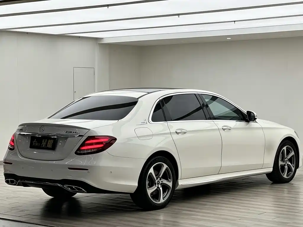 Mercedes-Benz E-Class 2019 — фото 23