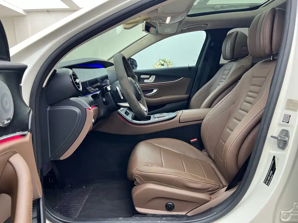 Mercedes-Benz E-Class 2019 — фото 18