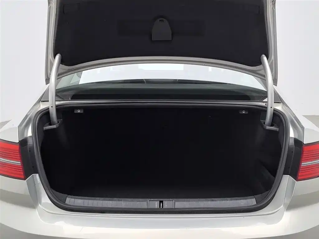 Volkswagen Magotan 2017 — фото 16