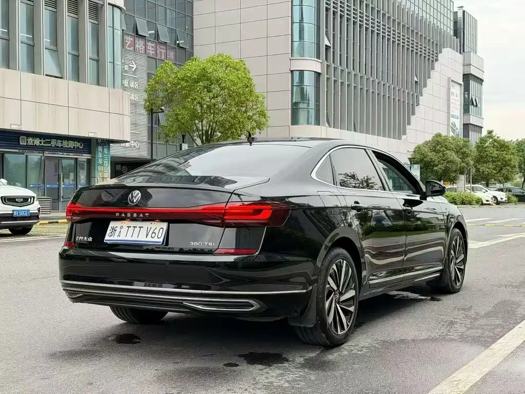 Volkswagen Passat 2024