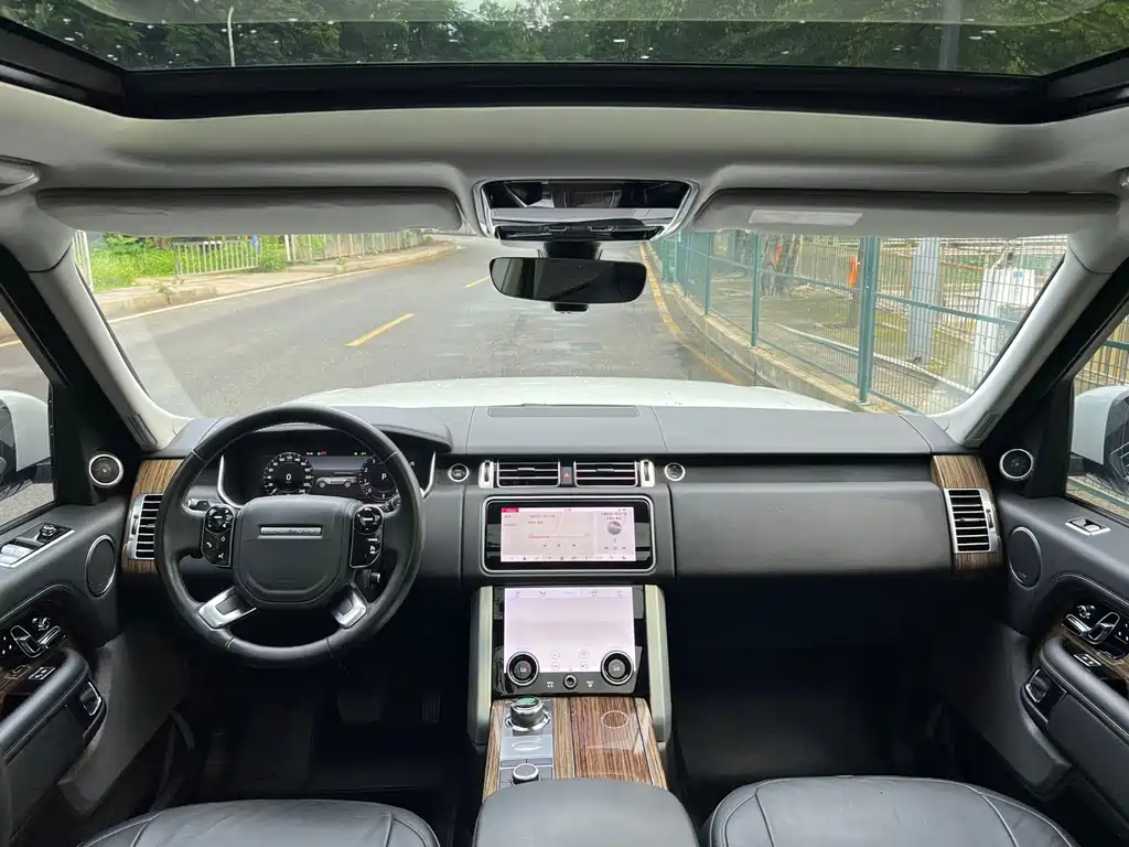 Land Rover Range Rover 2018 — фото 12