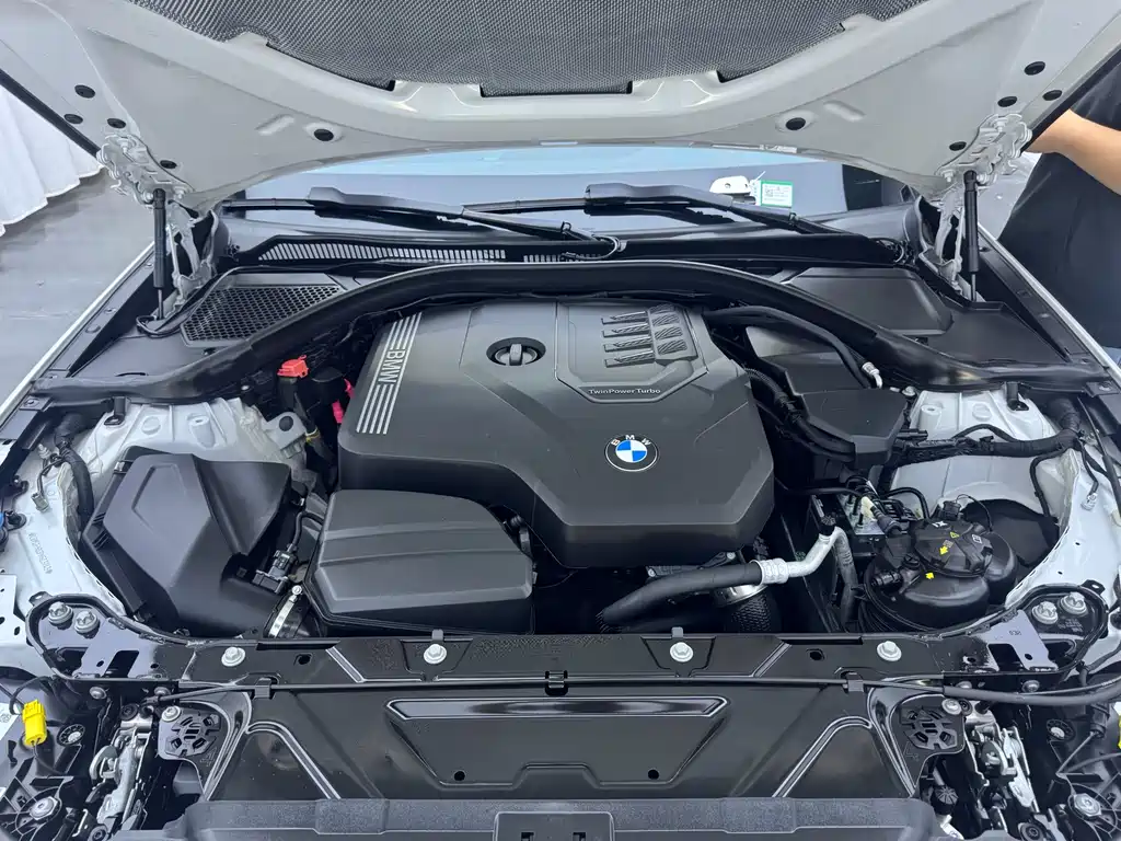 BMW 3 Series 2023 — фото 13