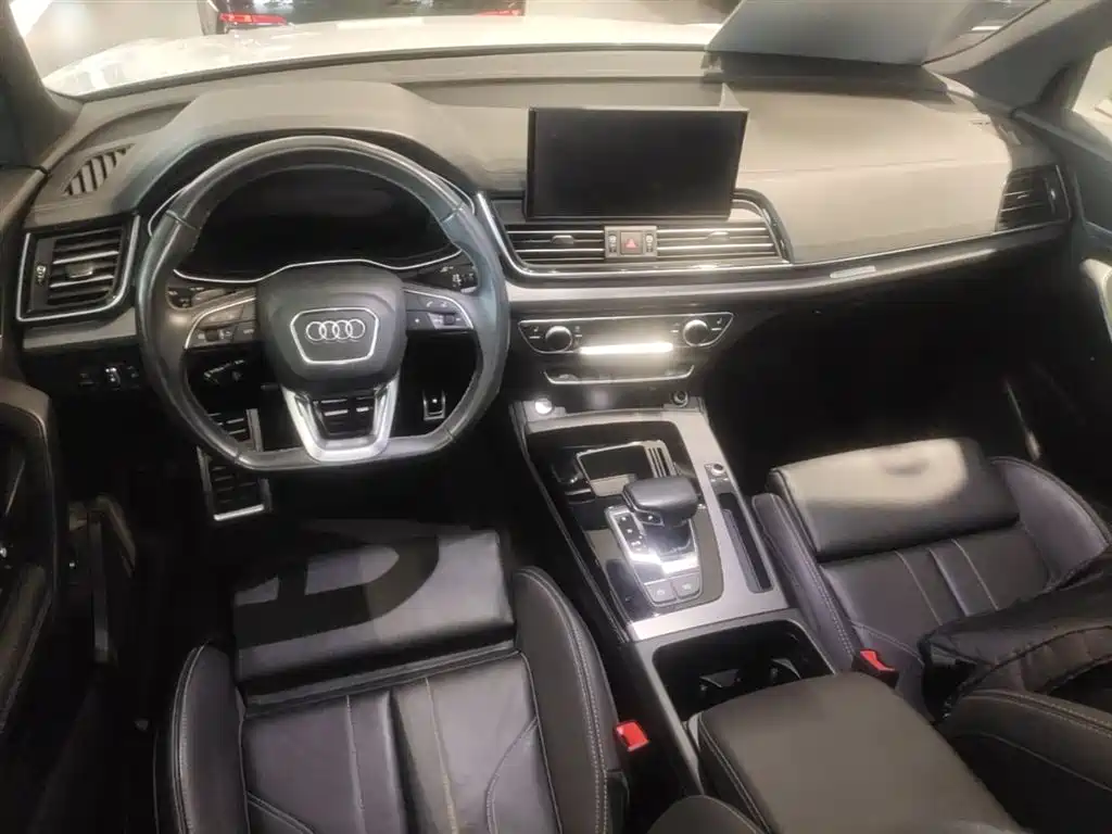 Audi Q5L 2023 — фото 16