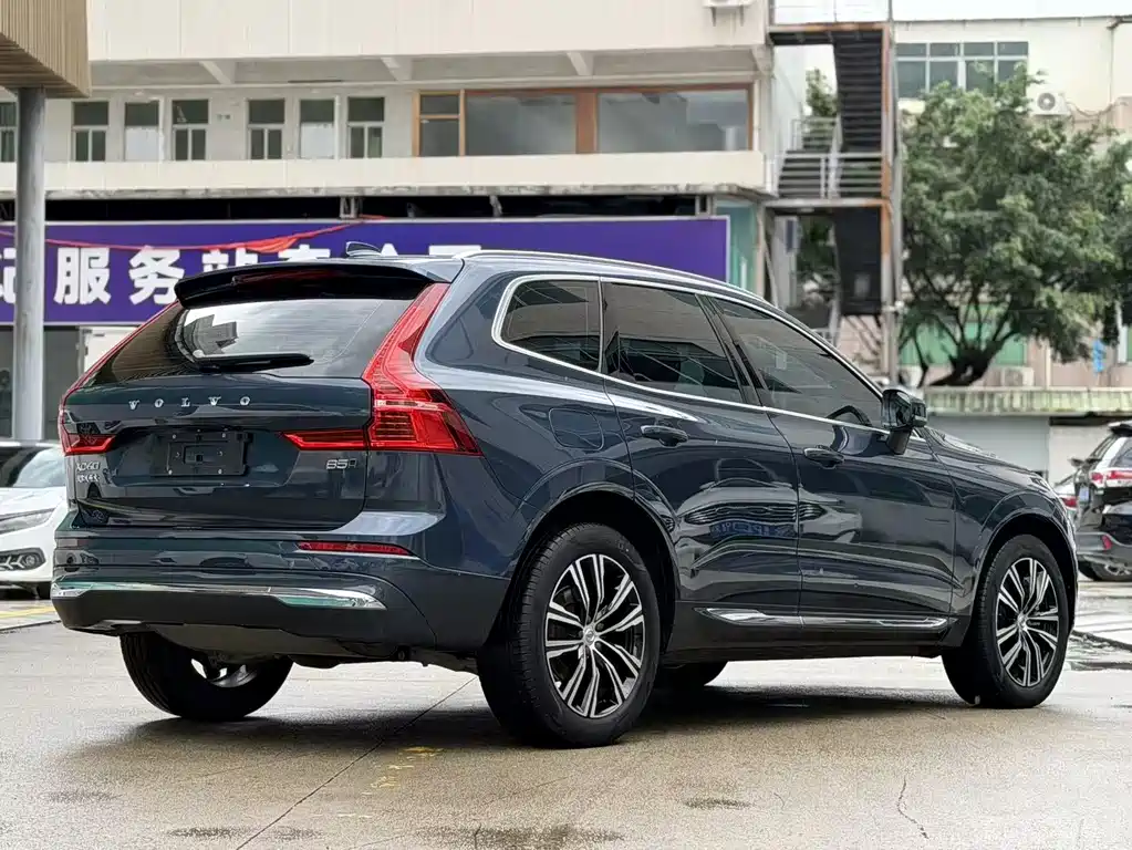 Volvo XC60 2021 — фото 12