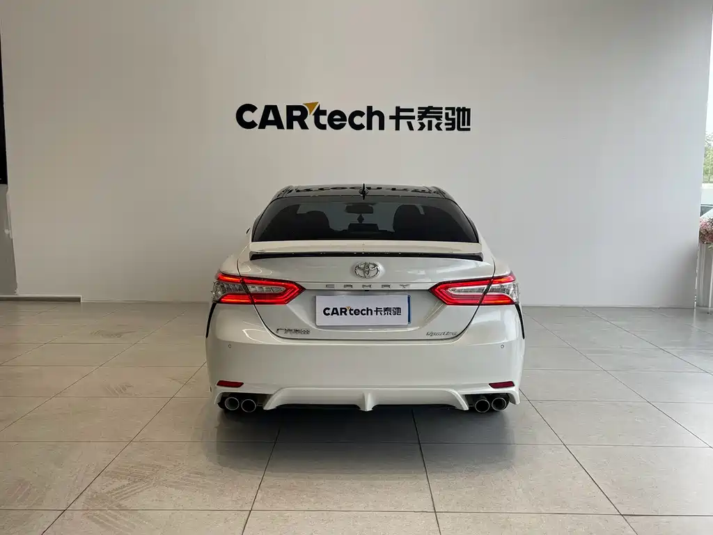 Toyota Camry 2023 — фото 6